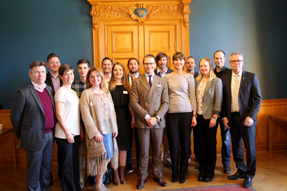 Prins-Daniel-med-unga-entreprenorer-416px